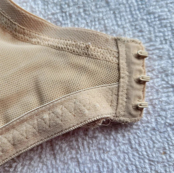 Beige Lace Bra 40DDD underwire Three hooks Smart and Sexy - Picture 12 of 16